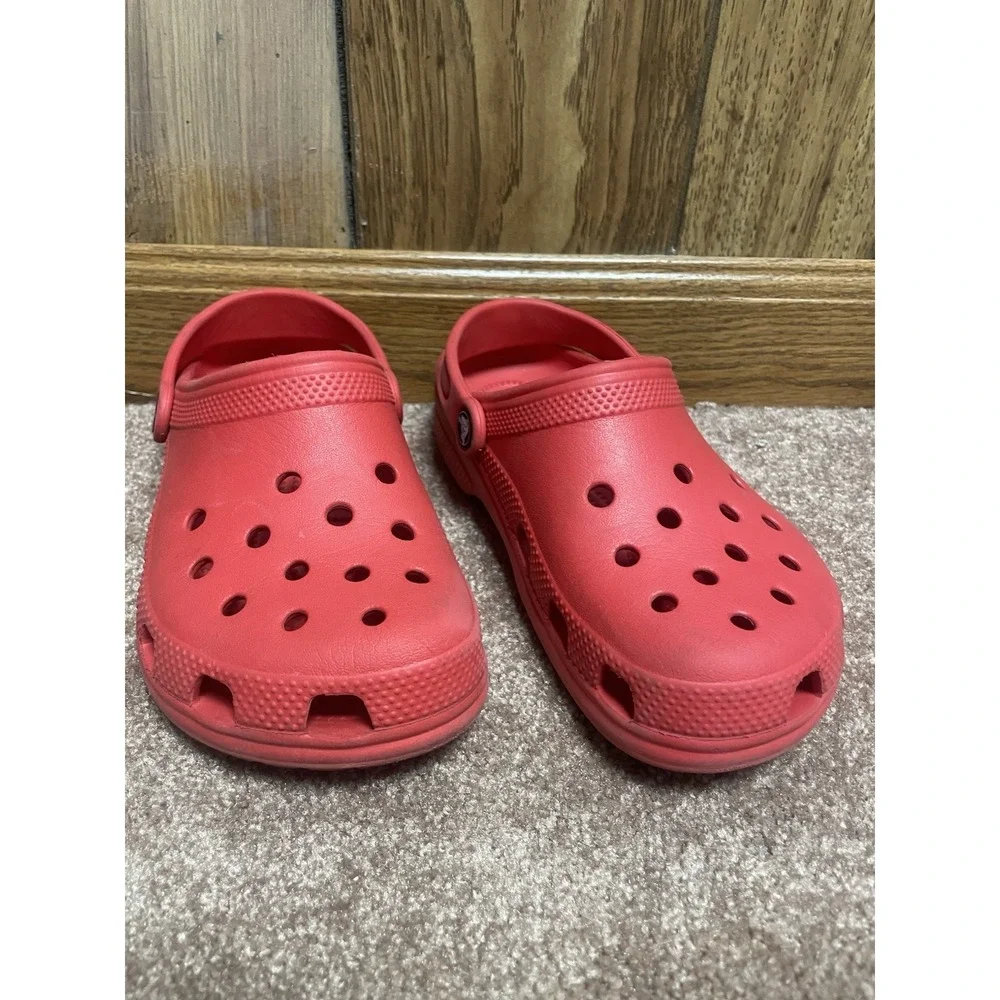 Crocs Red Unisex Youth Slip On Sandals Ultra Light Water Friendly Clogs Junior 3